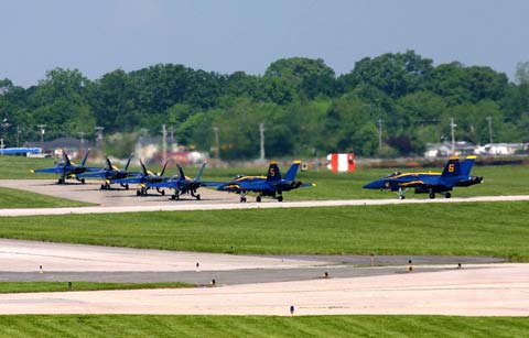 NAS Atlanta and Blue Hornets Blue Hornets before flight at NAS Atlanta