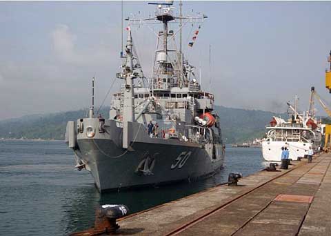 Commander, Logistics Group Western Pacific ship Ship parked at Commander, Logistics Group Western Pacific shipyard