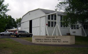 Brooks City-Base hangar 9